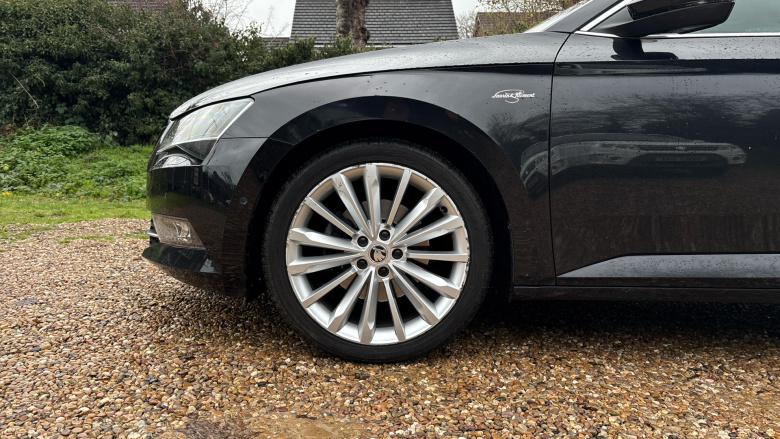 Skoda Superb 2.0 TDI CR 190 Laurin + Klement 4X4 5dr DSG [7 Sp] Diesel Estate